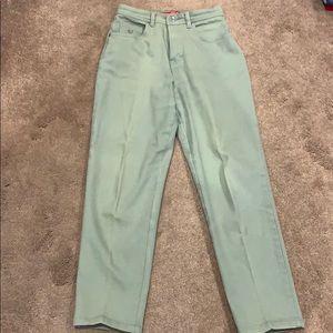 Gloria Vanderbilt light khaki/green